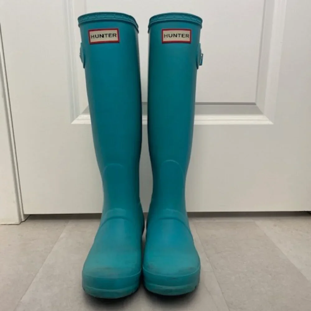 HUNTER Original Tall Turquoise Blue Rain Boots AND Socks Sz 7 Wellies